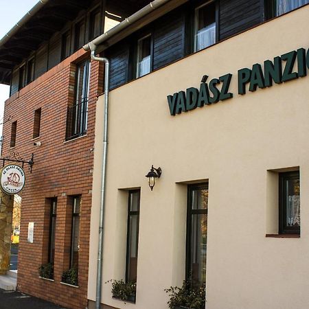Vadász Panzió és Étterem Szombathely Esterno foto